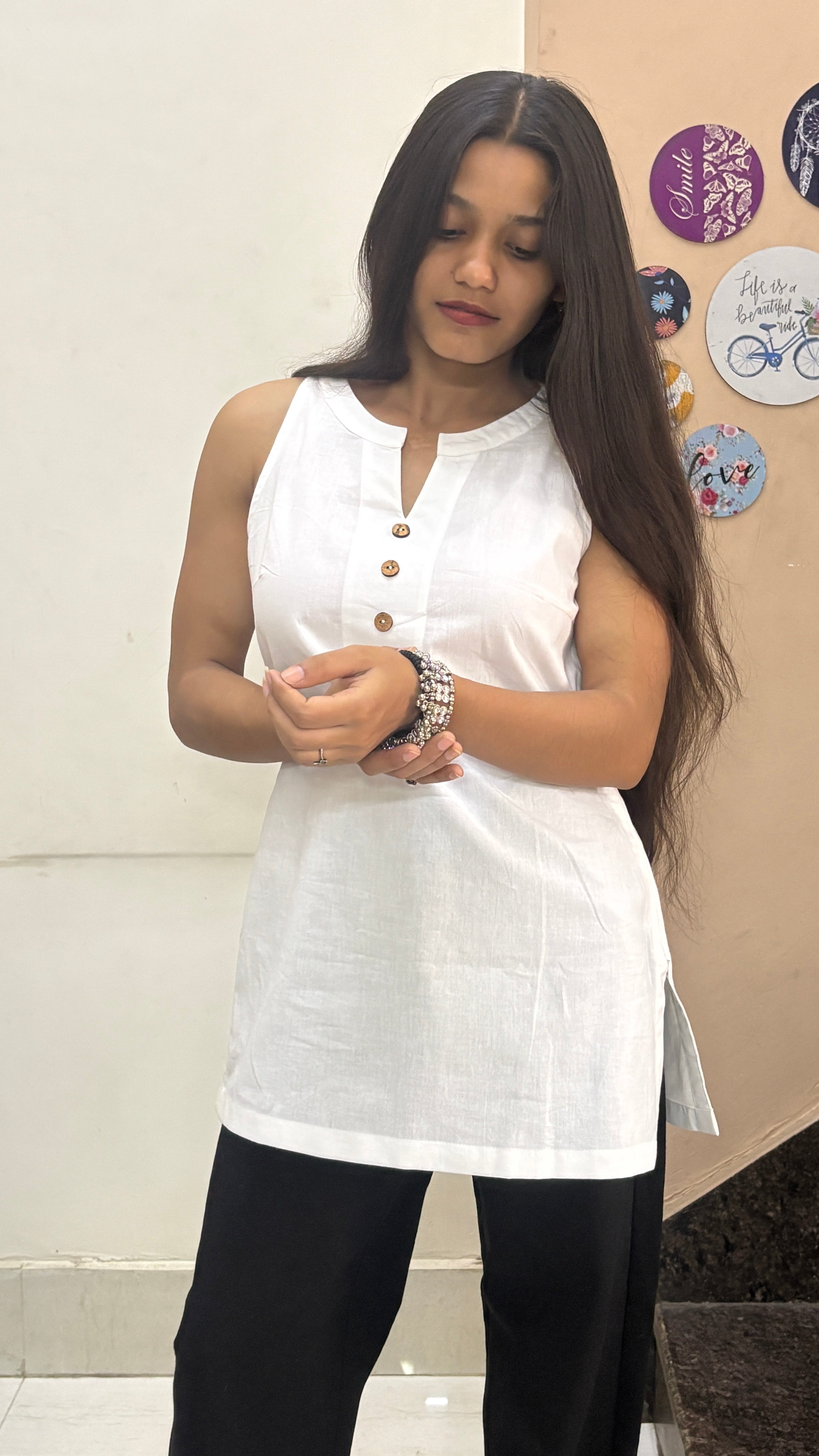 DEEVAH White Collared Cotton Kurti